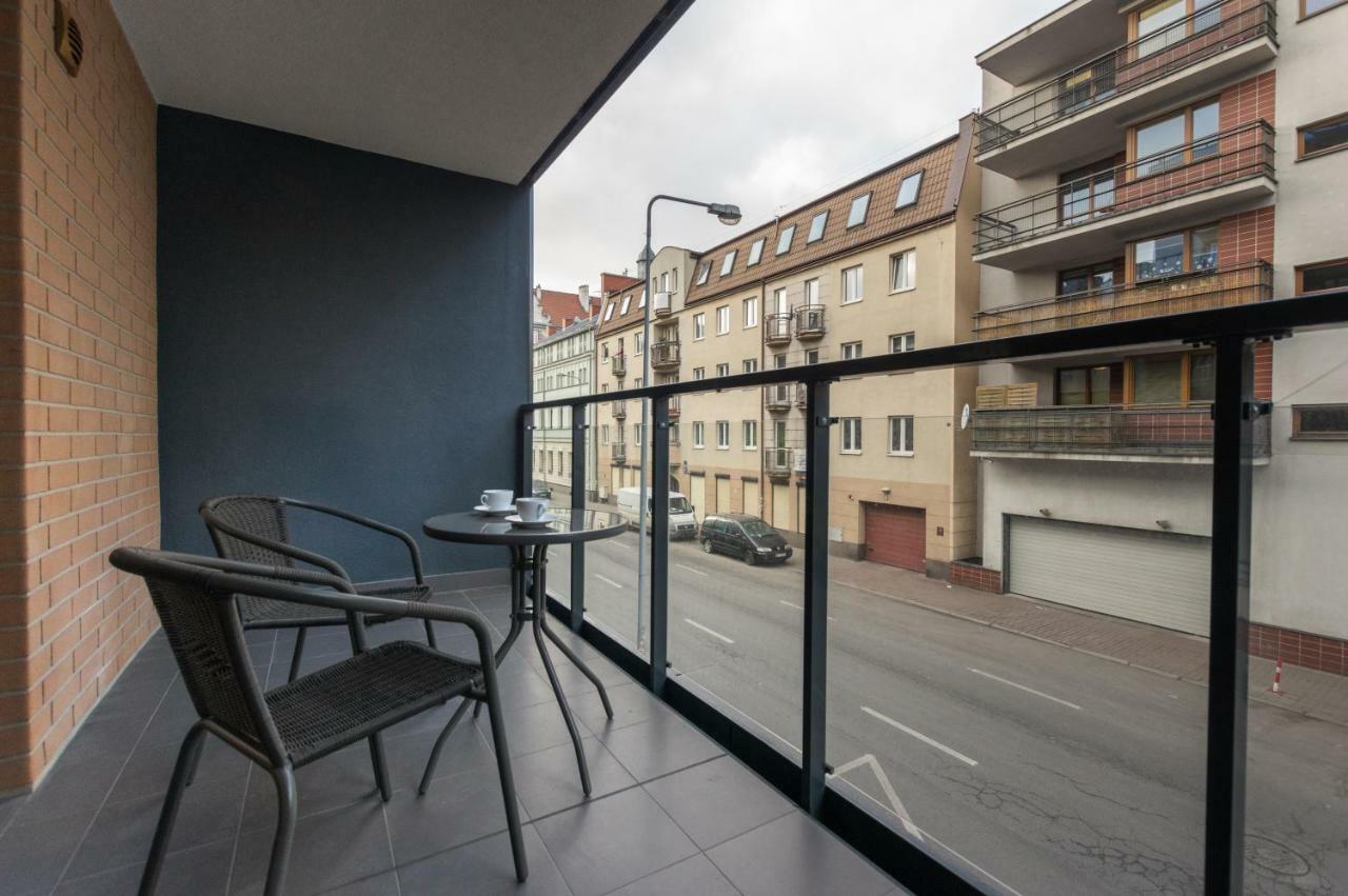 Manufaktura Praska Apartamento Varsóvia Exterior foto